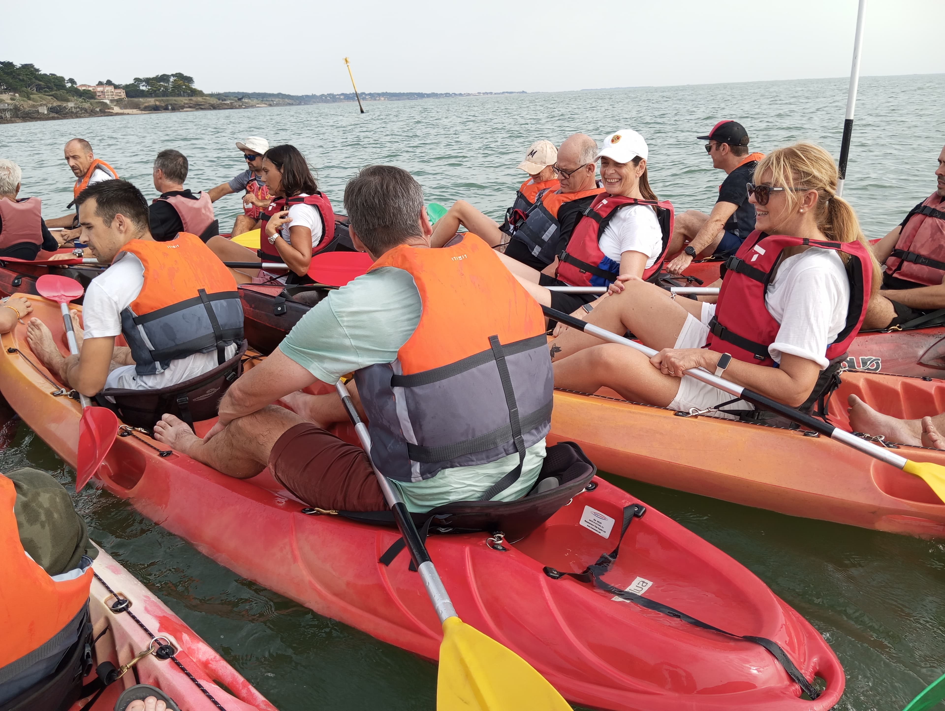 Balades en canoë, kayak ou paddle - Activité team building en action