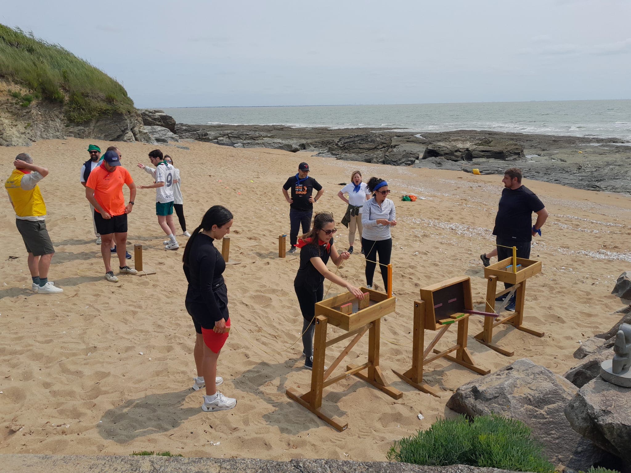 Tribu d'aventuriers célébrant la victoire finale